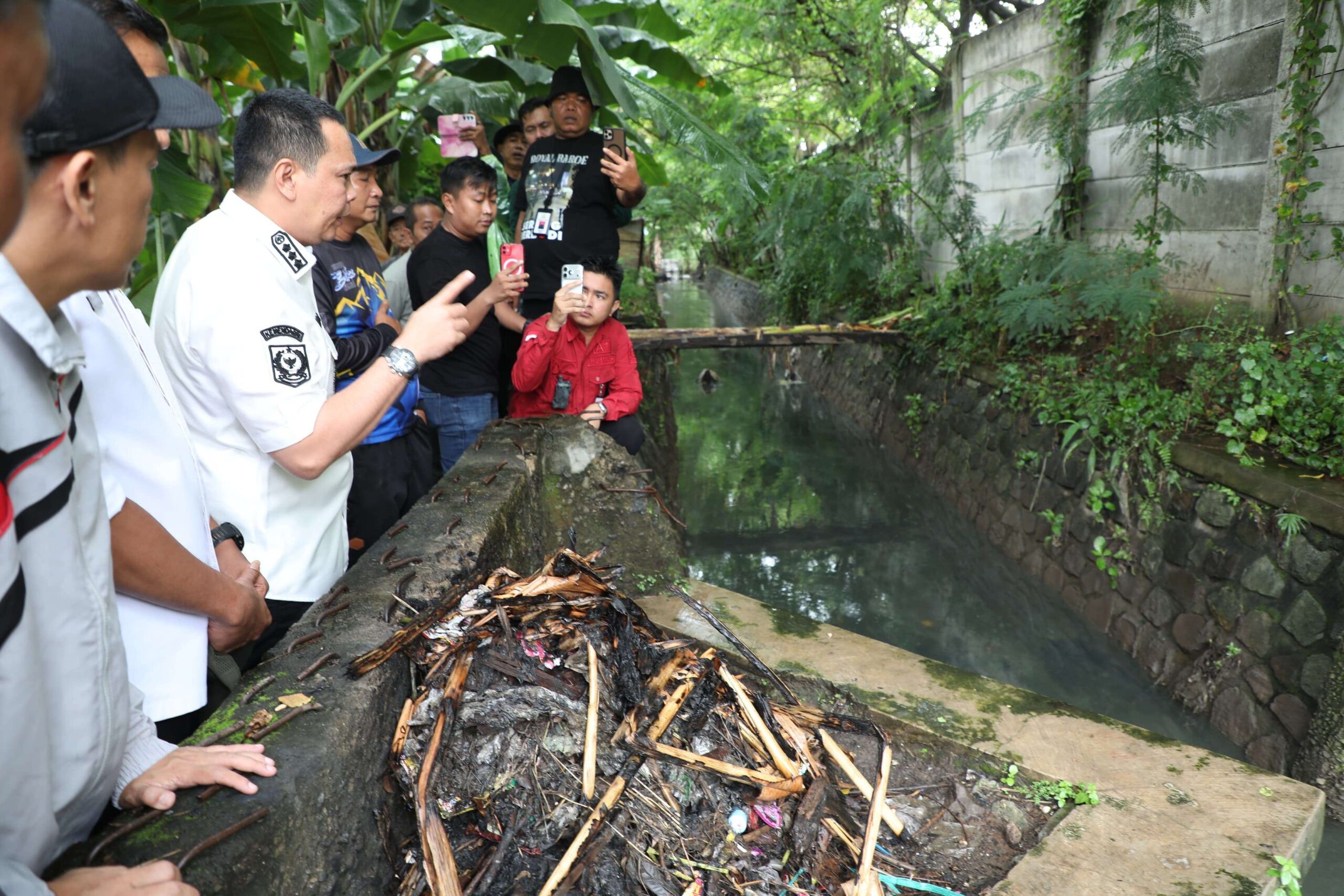 “Penyebab Banjir Kasemen Kota Serang Terungkap, Gorong-Gorong Mampet Puluhan Tahun Dijebol”